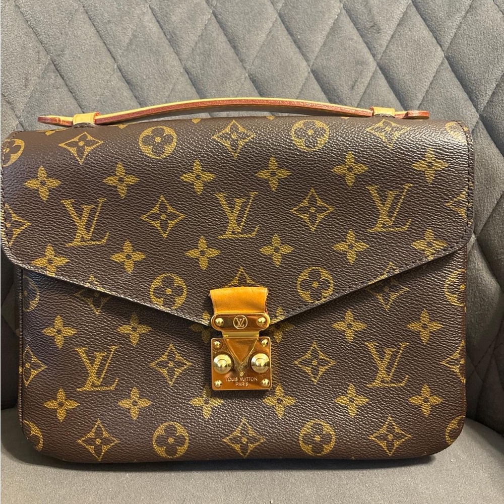 Louis Vuitton Pochette Metis - Picture 1 of 14
